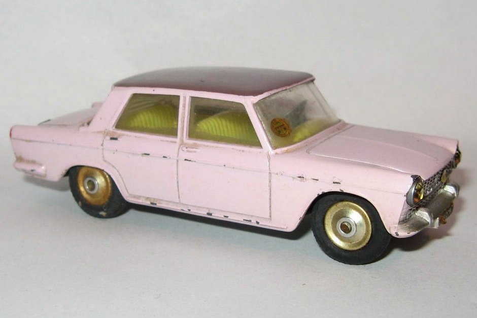 232 FIAT 2100.jpg